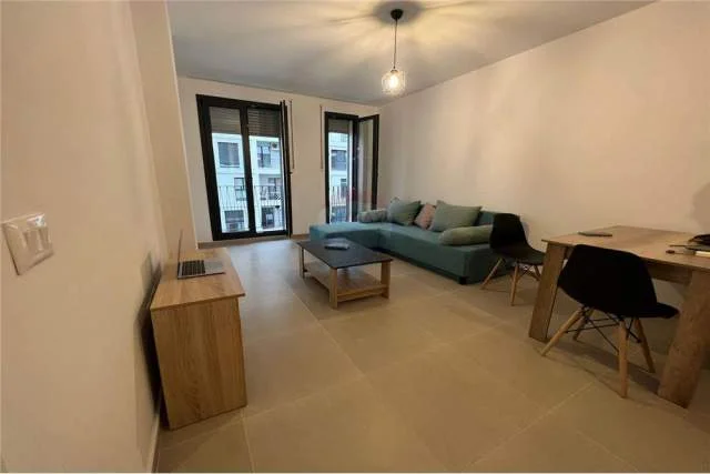 Tirane, jepet me qera apartament 1+1 Kati 9, 78 m² 450 Euro