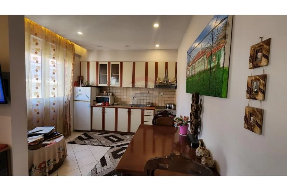 Tirane, shitet apartament 1+1 Kati 3, 60 m² 180.000 € (Shitet apartament 1+1 tek Garda)