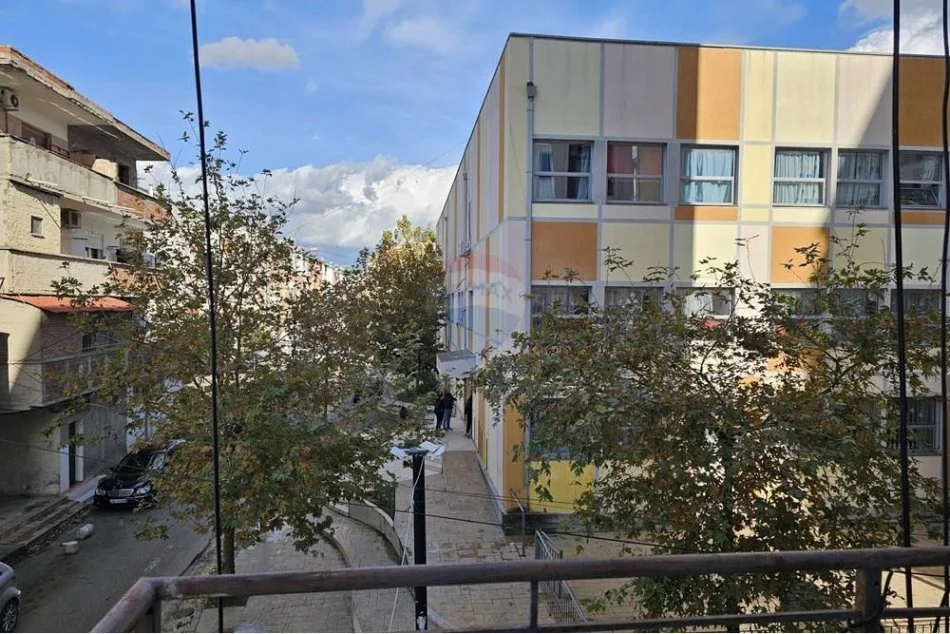 Vlore, shitet apartament 1+1 Kati 2, 62 m² 100.000 € (Blv.Ismail Qemali)