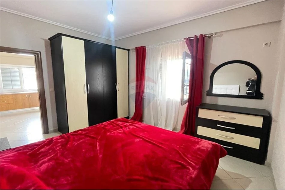 Vlore, shitet Vile 2 Katshe , 333 m² 200.000 € (Rr.Lef Sallata)