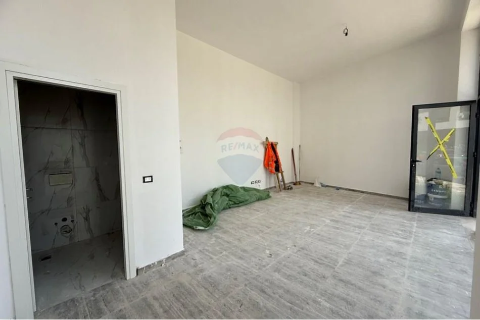 Tirane, jepet me qera dyqan Kati 0, 40 m² 600 € (Bulevardi i ri)