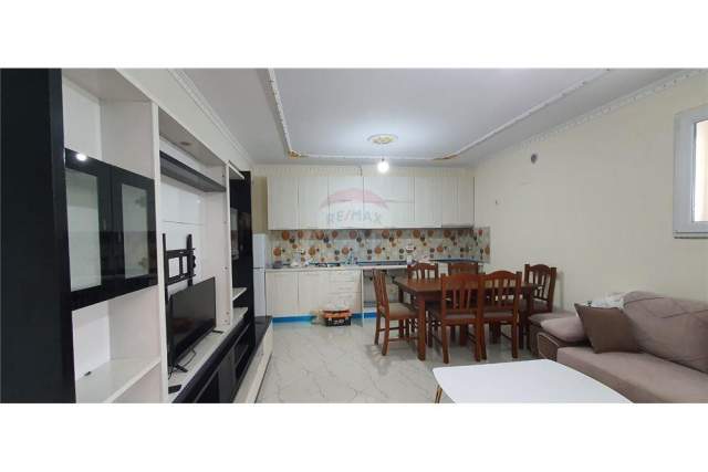 Tirane, jepet me qera apartament 2+1 Kati 1, 90 m² 400 Euro (Sauk)