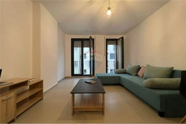 Tirane, jepet me qera apartament 1+1 Kati 9, 78 m² 450 Euro