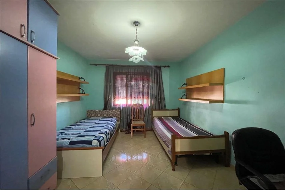 Tirane, jepet me qera apartament 2+1 Kati 4, 70 m² 450 € (Brryli,Tirane)