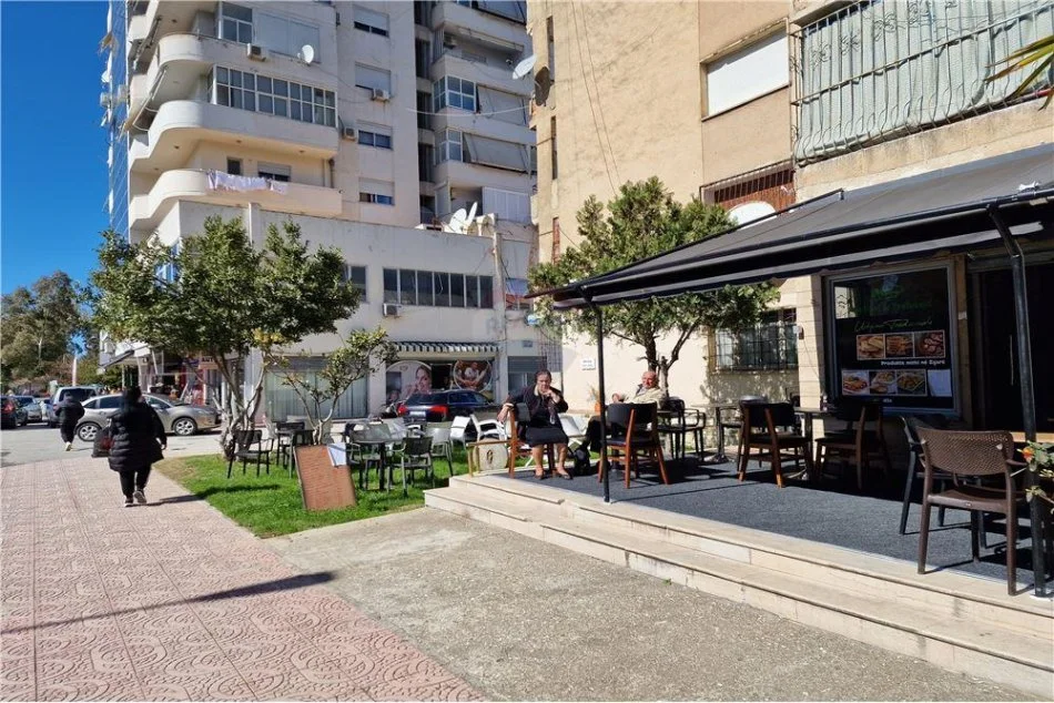 Vlore, shitet dyqan Kati 0, 64 m² 134.000 € (Pran Shk.Industriale)