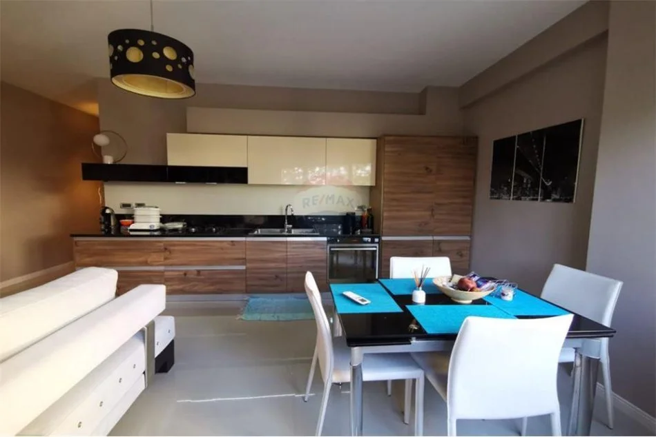 Tirane, shitet apartament 2+1+Ballkon Kati 2, 103 m² 185.000 € (Kopshti Botanik)