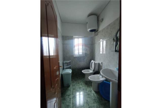 Tirane, jap me qera apartament 1+1 Kati 5, 70 m² 350 Euro (Myslym Shyri)