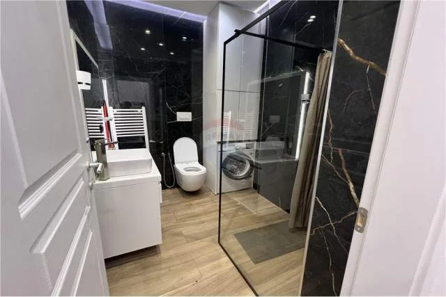 Tirane, jepet me qera apartament 1+1+BLK Kati 2, 82 m² 800 Euro (TEG)