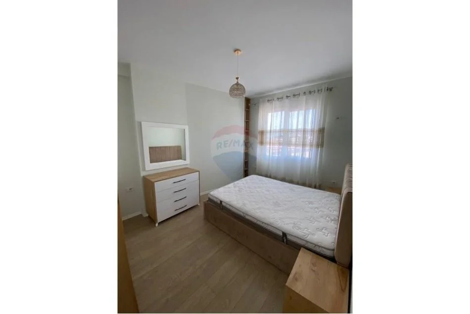 Tirane, jepet me qera apartament 2+1 Kati 2, 90 m² 500 € (QIRA APARTAMENT 2+1 NE SAUK!)