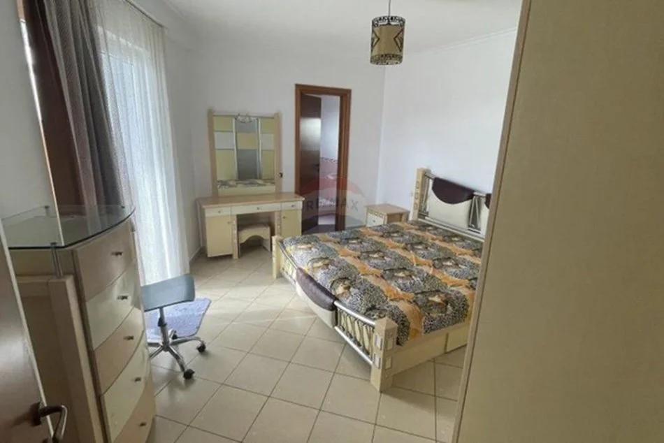 Tirane, jepet me qera apartament , 101 m² 501 € (Rruga e Dibres)