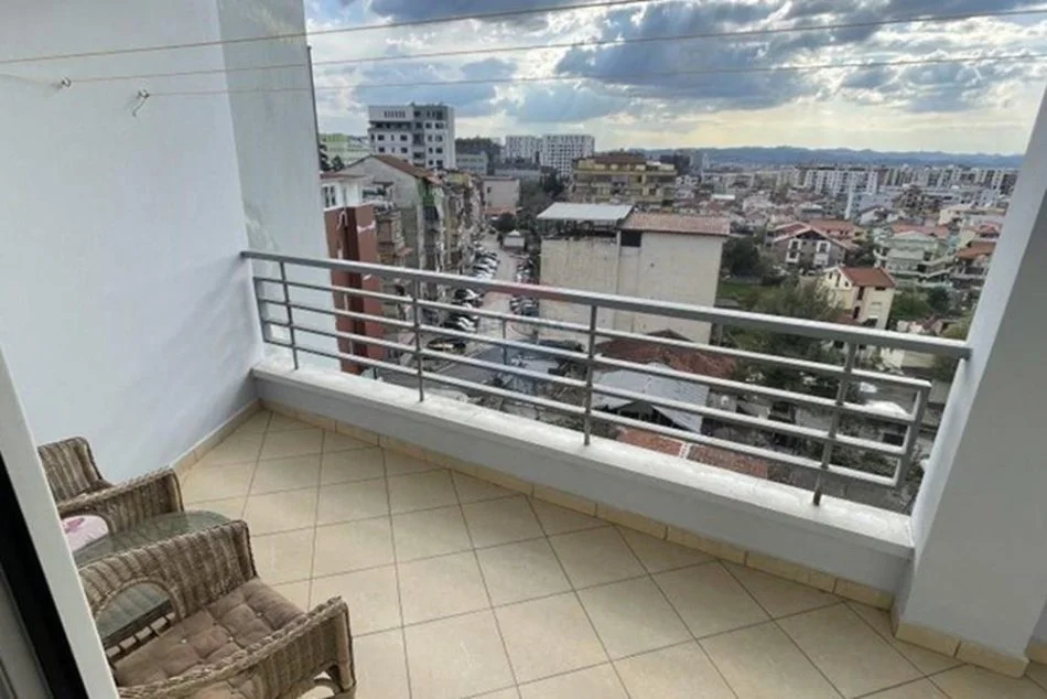 Tirane, jepet me qera apartament , 101 m² 501 € (Rruga e Dibres)