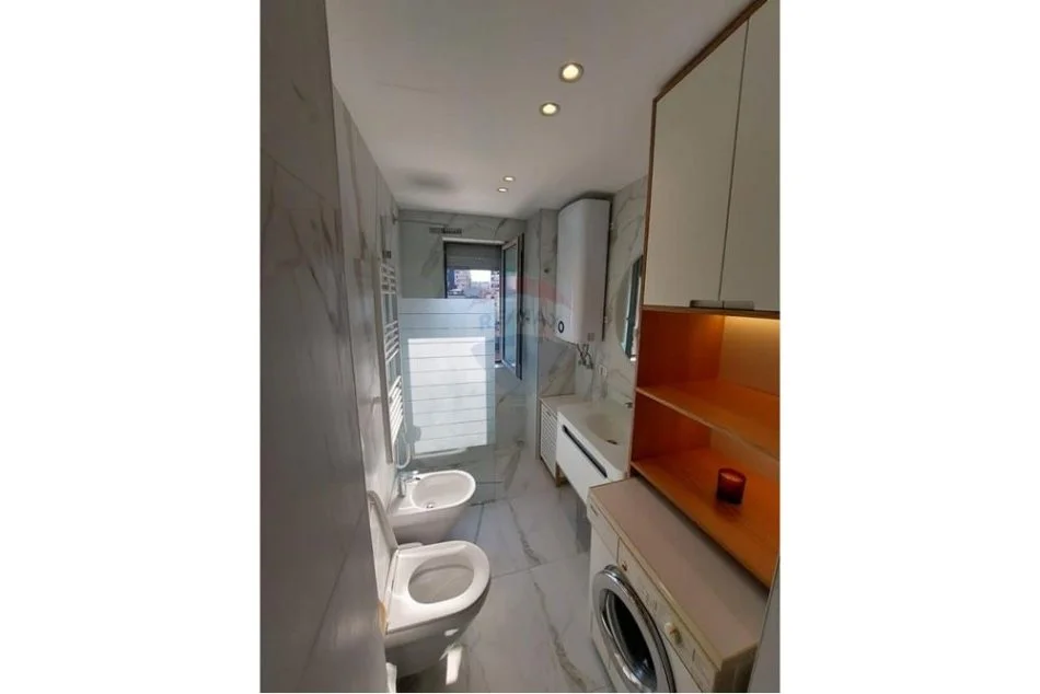 Tirane, jepet me qera apartament , 75 m² 680 € (Selvia)