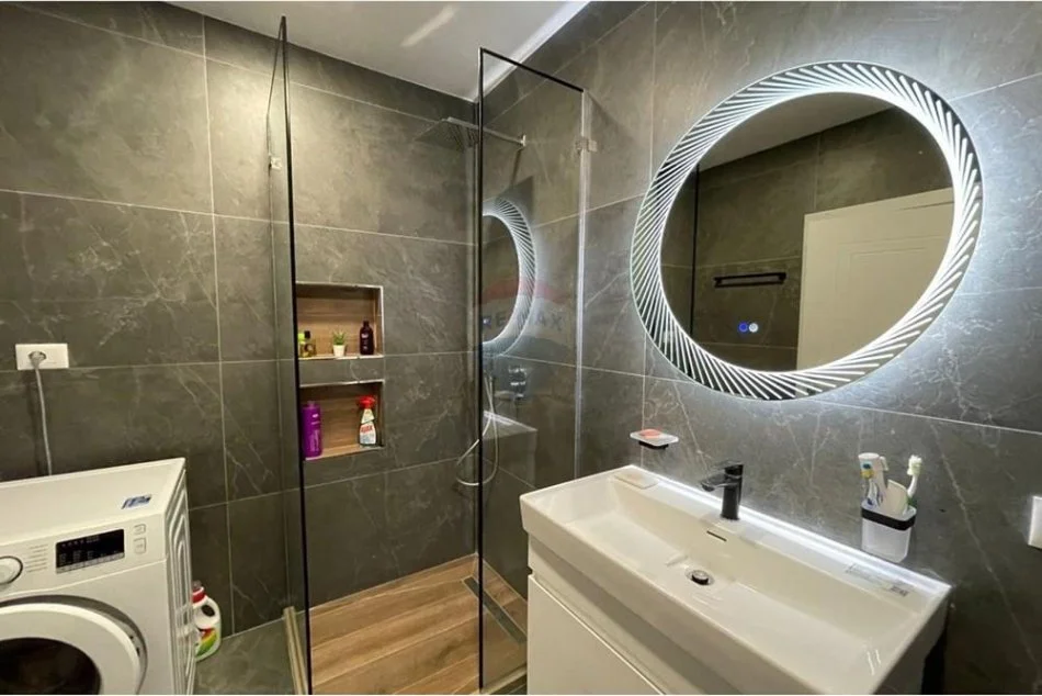 Tirane, jepet me qera , 100 m² 800 € (Zogu i zi)