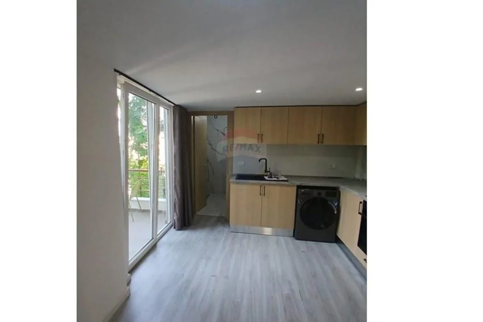 Tirane, jepet me qera apartament duplex 2+1 , 500 € (Liqeni i Thate)