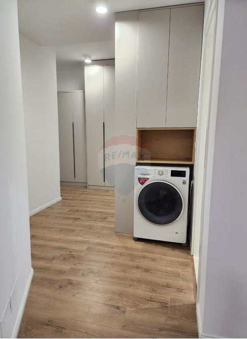 Tirane, jepet me qera 2+1 Kati 0, 85 m² 900 € (Prane Kopshtit Botanik)
