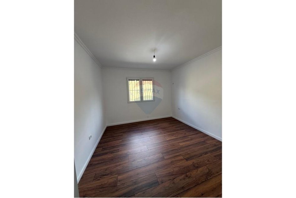 Tirane, jepet me qera apartament 1+1 Kati 2, 63 m² 700 € 