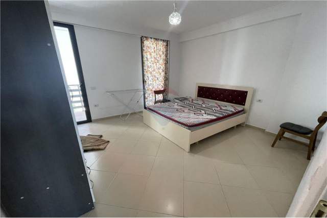 Tirane, jepet me qera apartament 2+1+BLK Kati 3, 96 m² 400 Euro (Zallit)