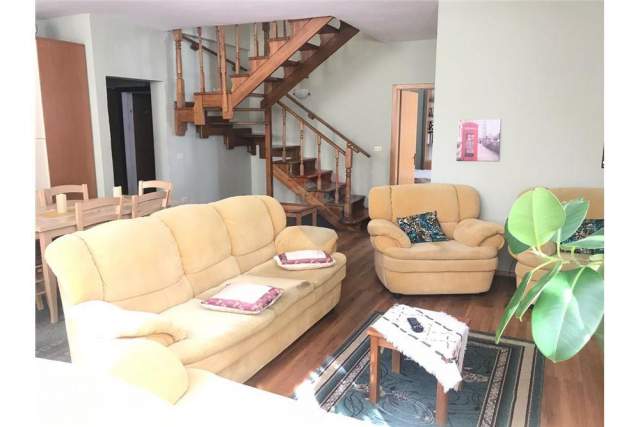 Tirane, jepet me qera apartament duplex 2+1+A+BLK Kati 2, 145 m² 500 Euro (Kristal Center, Komuna Parisit.)