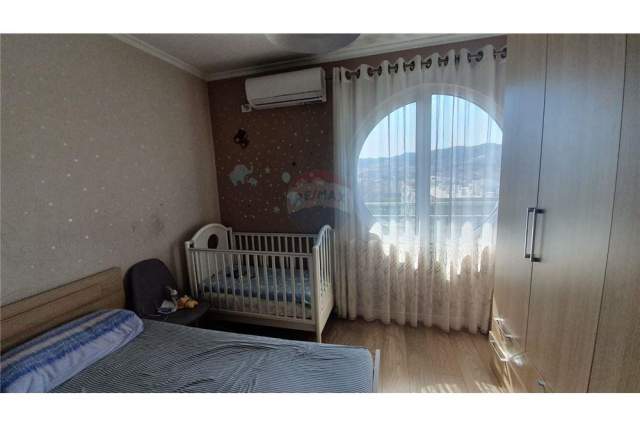 Tirane, shitet apartament 2+1+BLK Kati 9, 88 m² 185.000 Euro (Rruga e Kavajes)