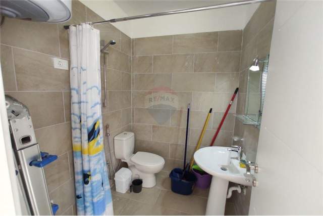 Tirane, jepet me qera garsonier 1+1 Kati 2, 35 m² 250 Euro (Rruga Dibres)