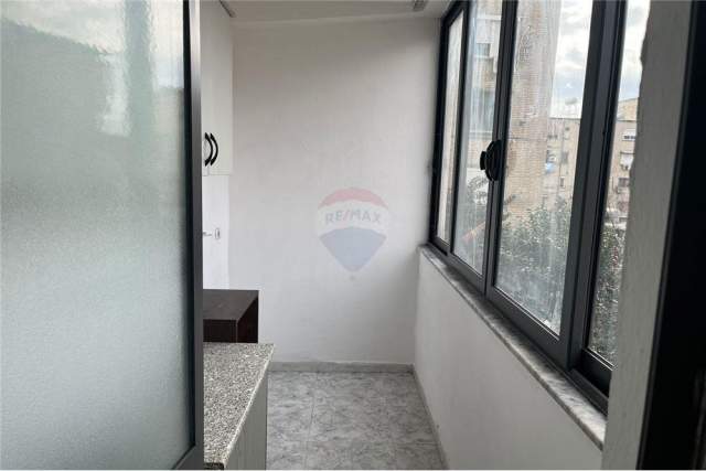 Tirane, jepet me qera apartament 2+1+BLK Kati 3, 93 m² 35.000 Leke (Ferit Xhajko)