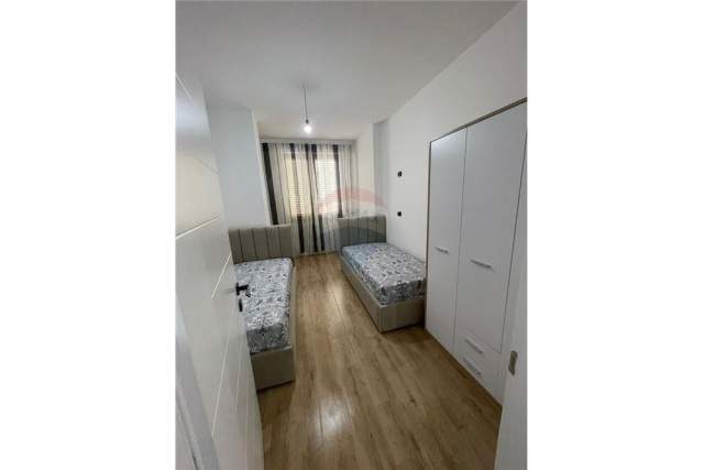 Tirane, jepet me qera apartament 2+1+BLK Kati 7, 83 m² 450 Euro (Rruga Elbasanit)