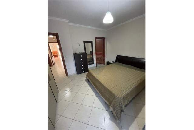 Tirane, jepet me qera apartament 2+1+BLK Kati 2, 100 m² 450 Euro (Bilal Golemi)