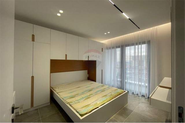 Tirane, jepet me qera apartament 1+1+BLK Kati 11, 70 m² 450 Euro (Rruga Dibres)