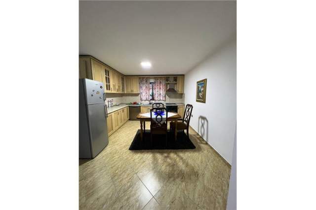 Tirane, jepet me qera apartament 2+1 Kati 2, 80 m² 380 Euro (21 dhjetori)
