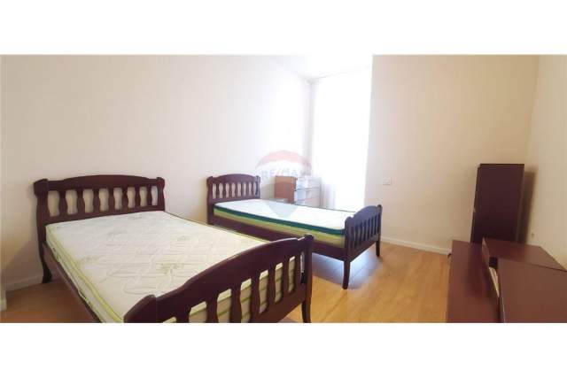 Tirane, jepet me qera apartament 2+1+BLK Kati 2, 120 m² 700 Euro (Bulevardi Zogu I)