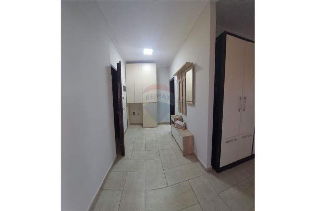 Tirane, jepet me qera apartament 1+1+BLK Kati 8, 67 m² 400 Euro (Hoxha Tahsim)