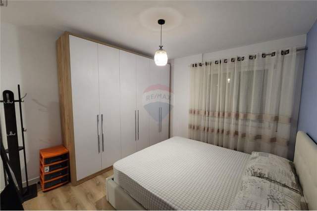 Tirane, jepet me qera apartament 2+1 Kati 6, 93 m² 500 Euro (Rruga Dibres)