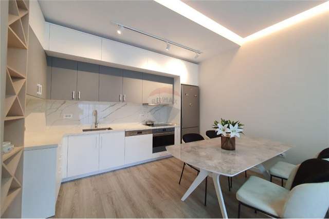 Tirane, jepet me qera apartament 1+1+BLK Kati 6, 70 m² 650 Euro (Kika 2)