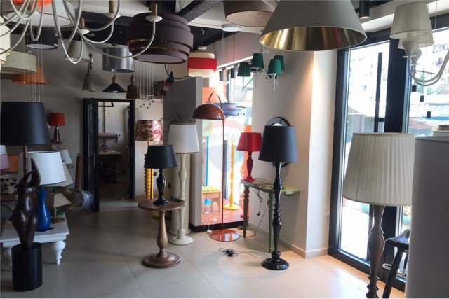Tirane, jepet me qera ambjent biznesi Kati 0, 350 m² 1.500 Euro (fabrika e qelqit)
