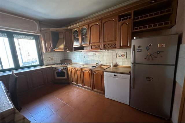Tirane, jepet me qera apartament 3+1+BLK Kati 2, 140 m² 800 Euro (Zogu i Zi)