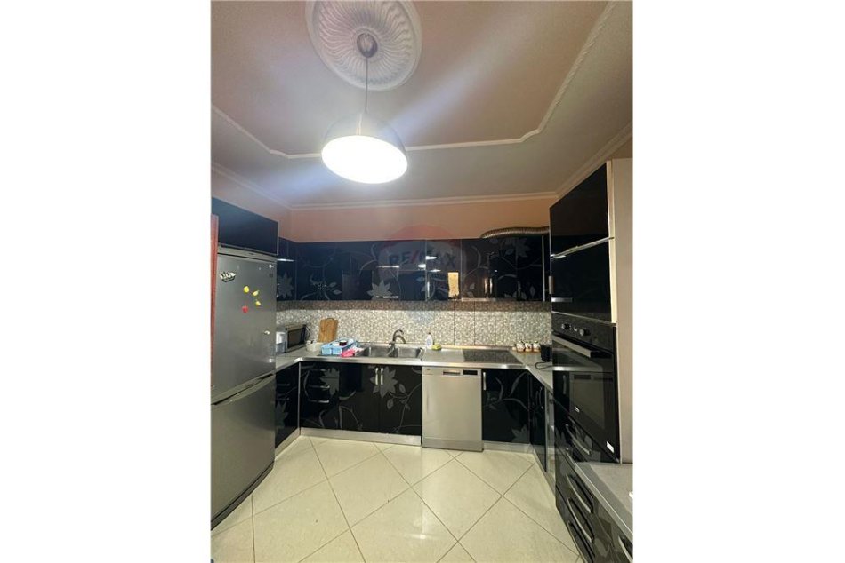 jepet me qera apartament 2+1 Kati 7, 100 m² 470 € (Rruga Teodor Keko - Astir, Shqipëri)
