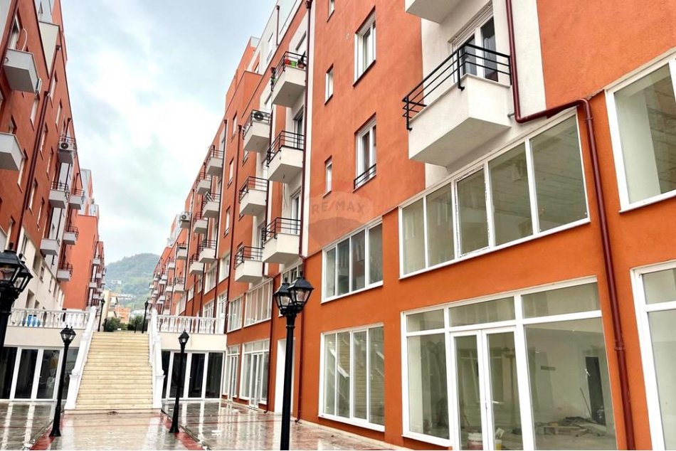 Tirane, shes apartament duplex 3+1+Aneks+Ballkon Kati 1, 233 m² 179.900 € (Rruga Hamdi Pepo, Selite)