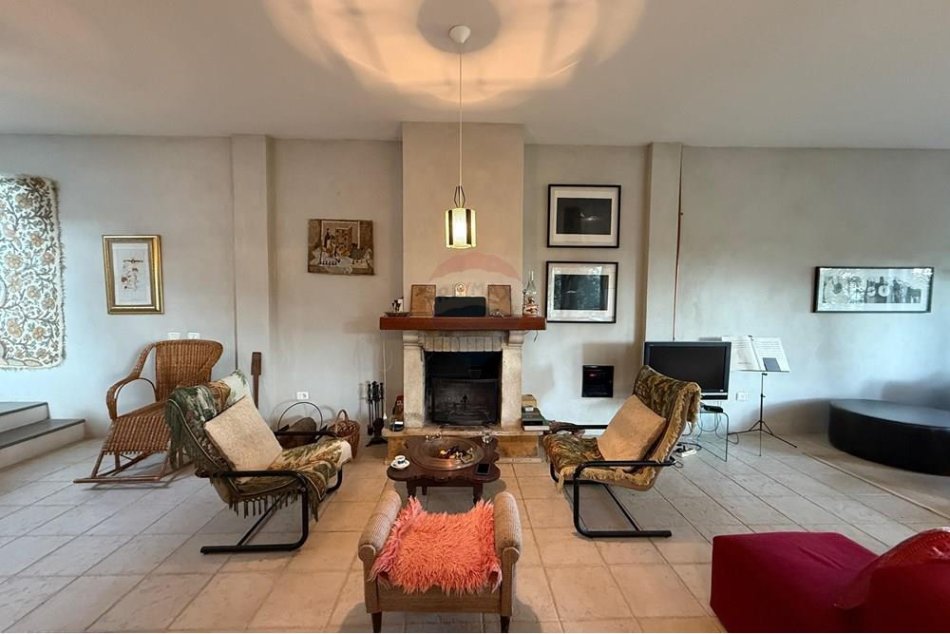 Tirane, shes Vile 2+1+Aneks+Ballkon Kati 2, 260 m² 380.000 € (Koder Vore)