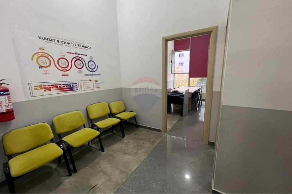 Tirane, jepet me qera zyre , 400 € (Astir)