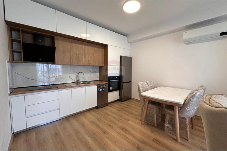 Tirane, jepet me qera apartament 1+1 Kati 6, 75 m² 550 € (Bulevardi i Ri, St. Trenit)
