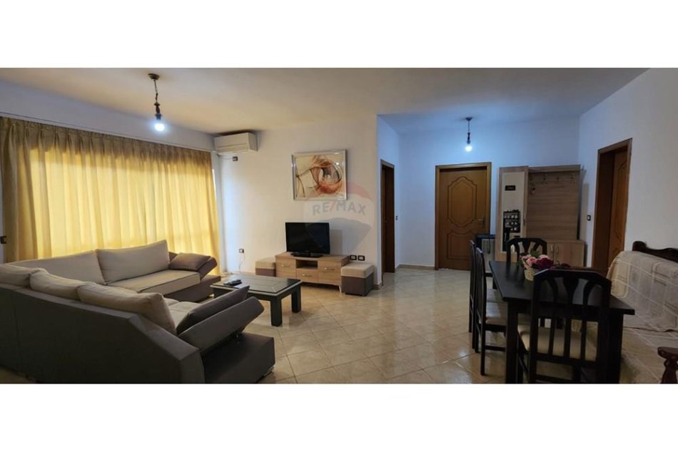 Tirane, jap me qira apartament 2+1+Aneks+Ballkon Kati 5, 95 m² 500 € (Rruga Don Bosko)