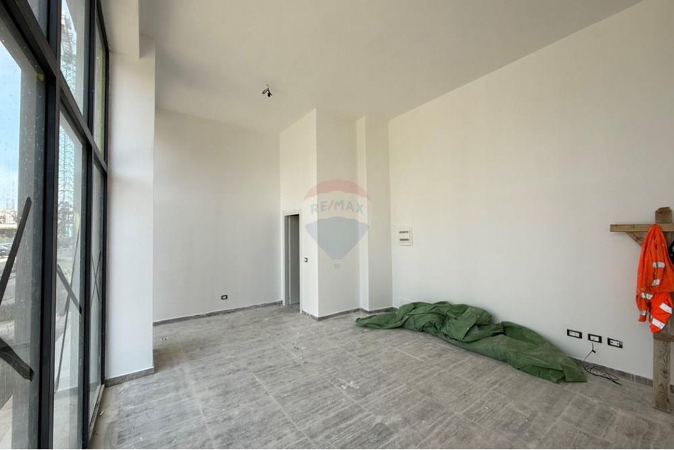 Tirane, jap me qira dyqan Kati 0, 40 m² 60'000 leke/muaj (Rruga Jordan Misja, Bulevardi i Ri)