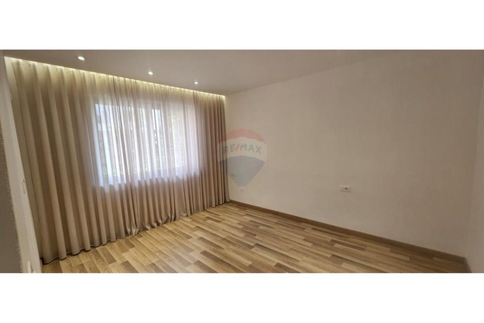 Tirane, jepet me qera apartament 3+1 Kati 2, 100 m² 600 € (xhanfize keko)