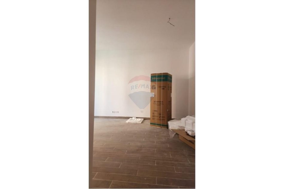 Tirane, jepet me qera apartament 1+1 , 75 m² 550 € (Kompleksi Delijorgj)