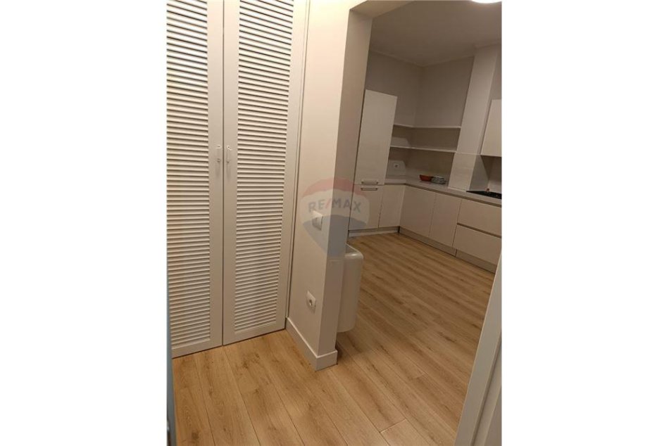 Tirane, jepet me qera apartament 1+1 , 75 m² 700 € (Rr. Tefta Tashko)