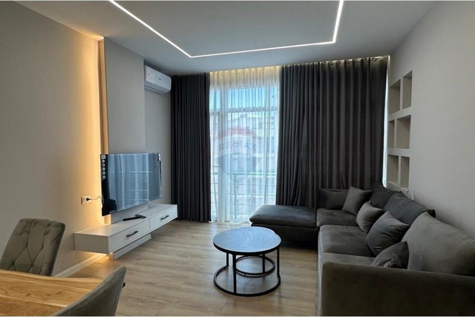 Tirane, jepet me qera apartament 1+1 , 50 m² 500 € (bulevardi migjeni)