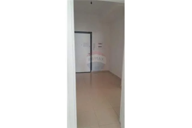 Tirane, jepet me qera zyre Kati 1, 108 m² 500Euro (Kodra e Diellit 1)