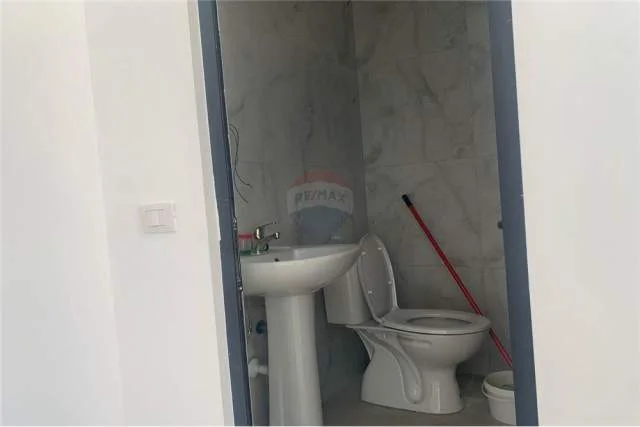 Tirane, jepet me qera dyqan Kati 0, 30 m² 350 Euro (Rruga e Dibres, Rruga "Gjon Buzuku")