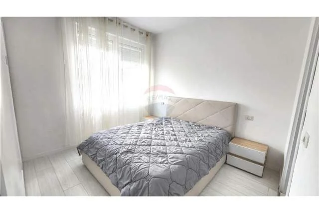 Tirane, jepet me qera apartament 2+1 Kati 5, 100 m² 600 Euro