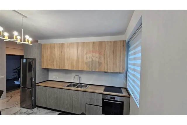 Tirane, jepet me qera apartament 2+1 Kati 4, 82 m² 600 Euro